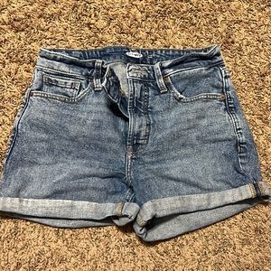 Old navy boyfriend shorts
